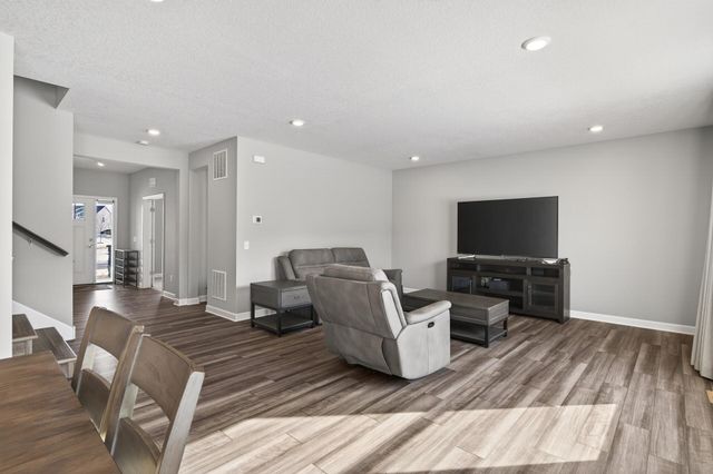 2150 Johanna Circle, Hugo, MN 55038