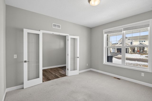 2150 Johanna Circle, Hugo, MN 55038