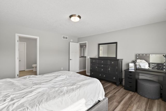 2150 Johanna Circle, Hugo, MN 55038