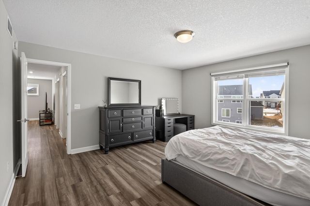 2150 Johanna Circle, Hugo, MN 55038