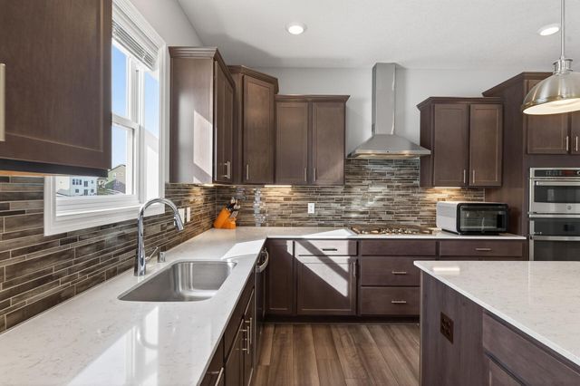 2150 Johanna Circle, Hugo, MN 55038