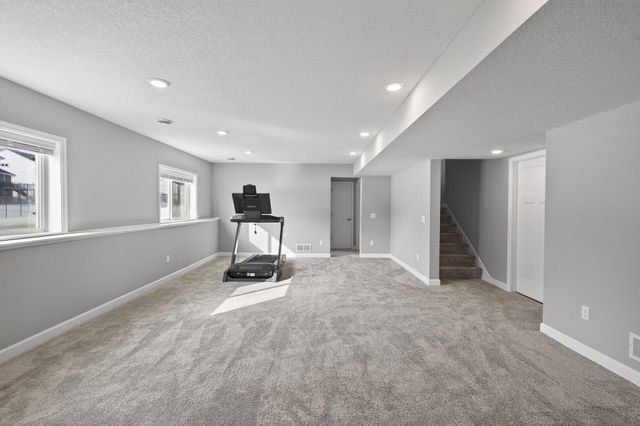 2150 Johanna Circle, Hugo, MN 55038