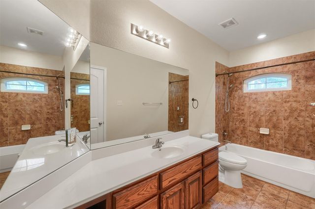 318 Blossom Valley STRM, Buda, TX 78610