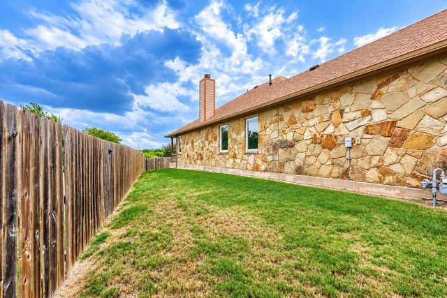 318 Blossom Valley STRM, Buda, TX 78610