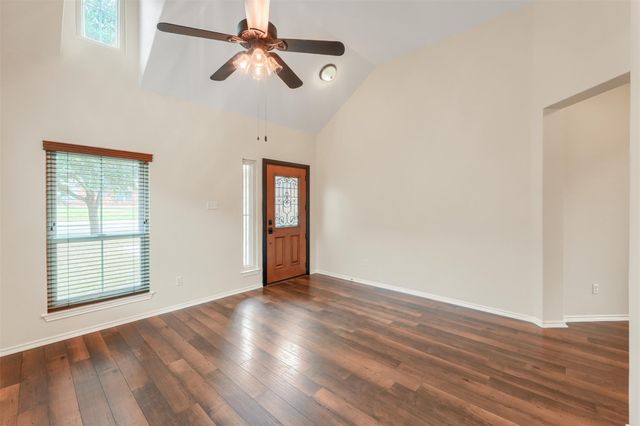 318 Blossom Valley STRM, Buda, TX 78610
