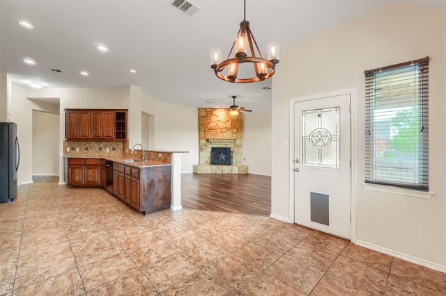 318 Blossom Valley STRM, Buda, TX 78610