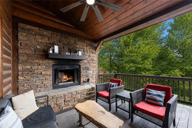 437 Spruce Circle, Mineral Bluff, GA 30559