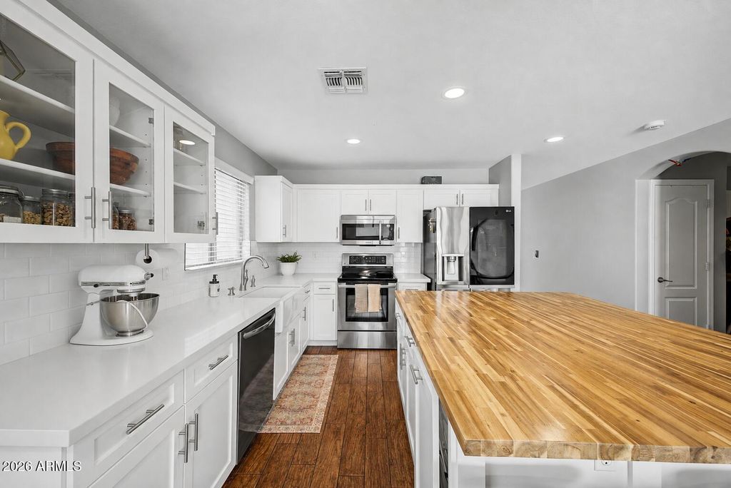 15465 W SHANGRI LA Road, Surprise, AZ 85379 — photo 3