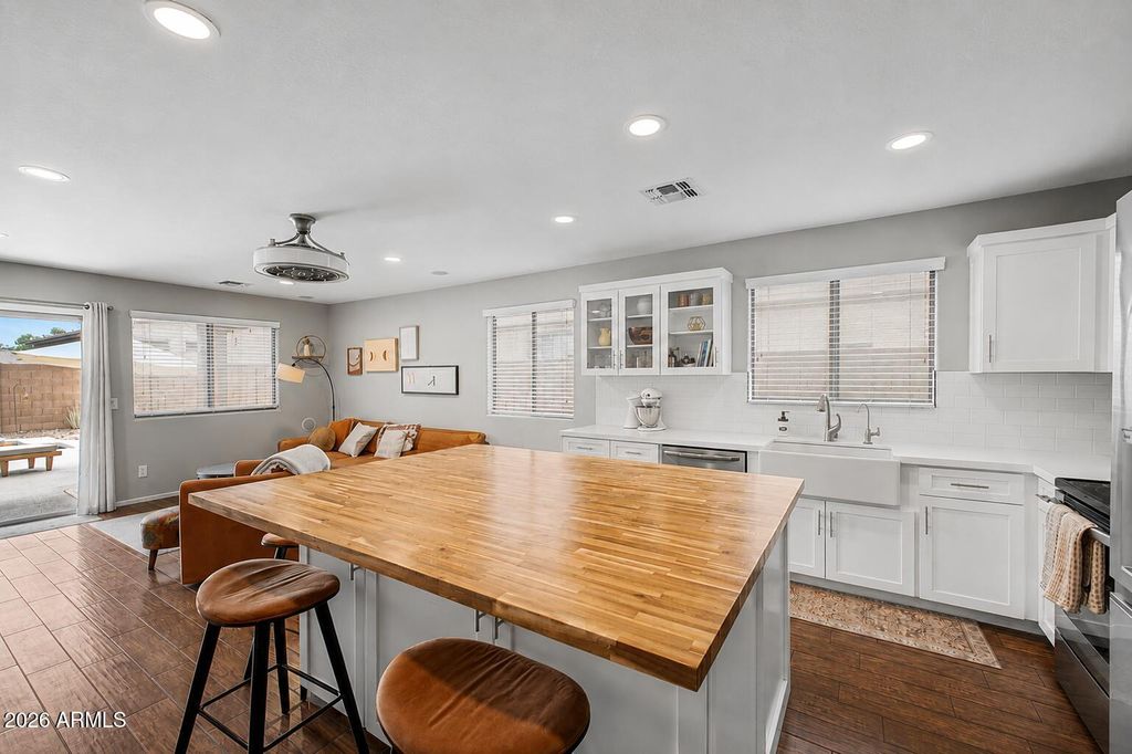 15465 W SHANGRI LA Road, Surprise, AZ 85379 — photo 4