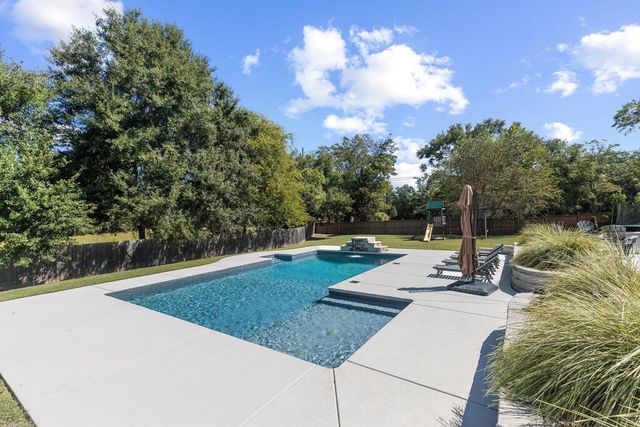 100 Tablerock Court, Dothan, AL 36301