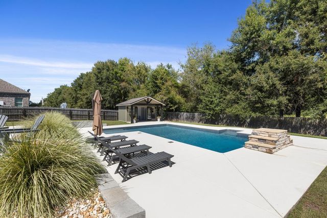 100 Tablerock Court, Dothan, AL 36301