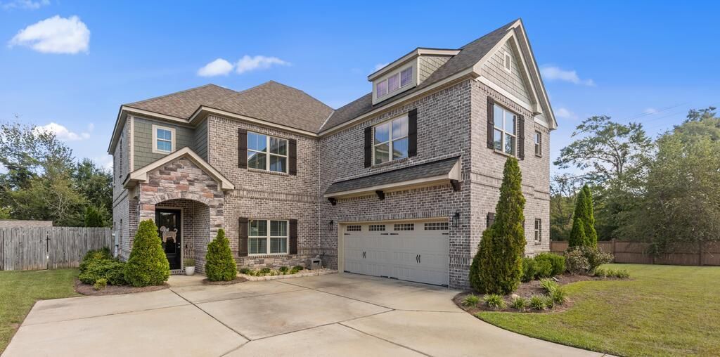 100 Tablerock Court, Dothan, AL 36301