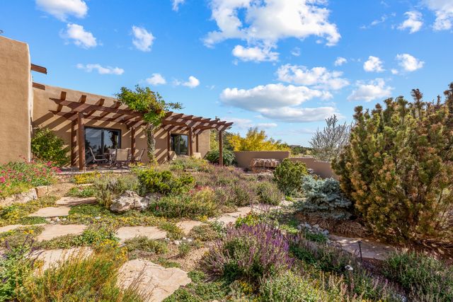 4 Calle Alexia, Santa Fe, NM 87508