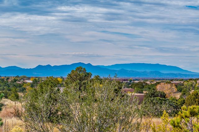 4 Calle Alexia, Santa Fe, NM 87508