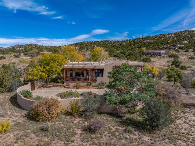 4 Calle Alexia, Santa Fe, NM 87508