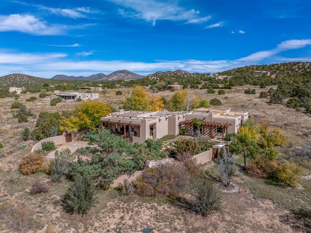 4 Calle Alexia, Santa Fe, NM 87508