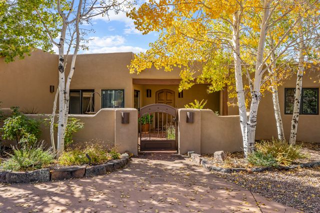 4 Calle Alexia, Santa Fe, NM 87508