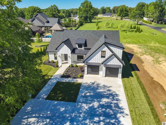 661 N 36th St, Paducah, KY 42001