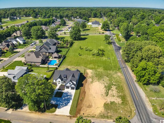 661 N 36th St, Paducah, KY 42001