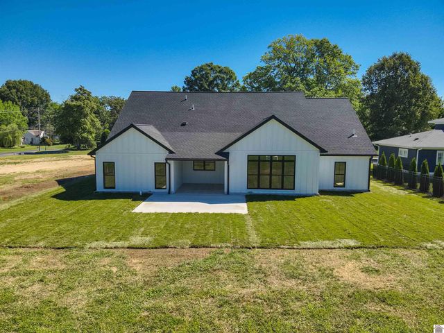 661 N 36th St, Paducah, KY 42001