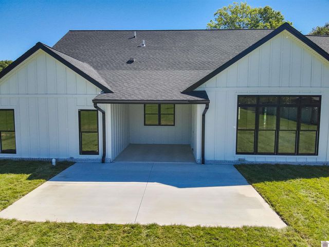 661 N 36th St, Paducah, KY 42001