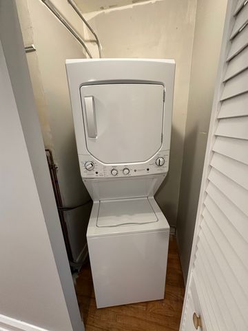 5745 W Wellington Avenue 1, Chicago, IL 60634