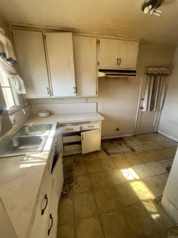 4072 Hillcrest C, Los Angeles, CA 90008