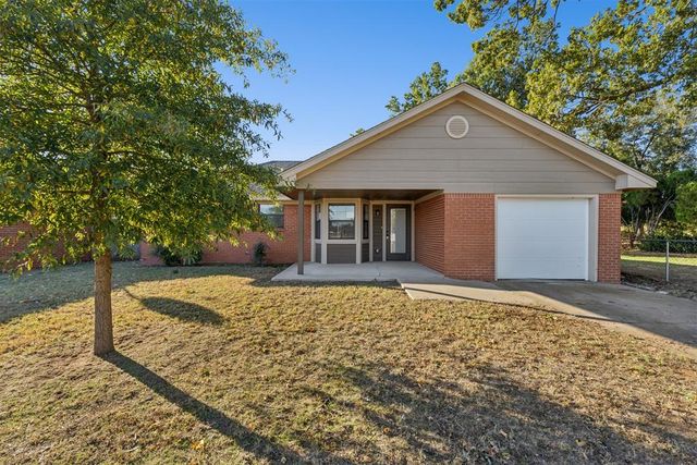 1409 W Montana Avenue, Chickasha, OK 73018