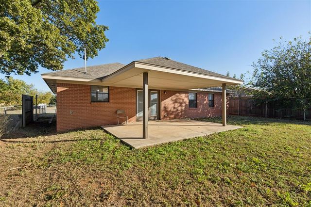 1409 W Montana Avenue, Chickasha, OK 73018
