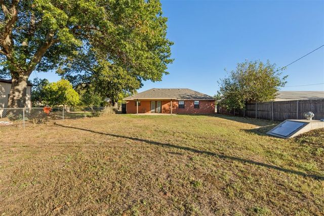 1409 W Montana Avenue, Chickasha, OK 73018