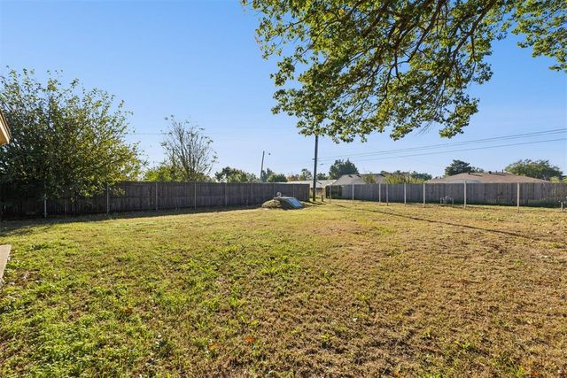 1409 W Montana Avenue, Chickasha, OK 73018