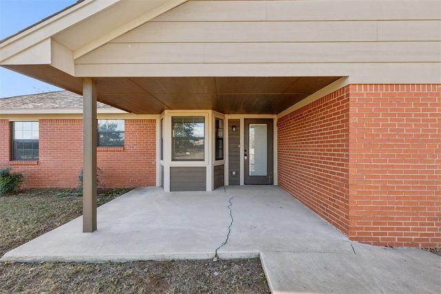 1409 W Montana Avenue, Chickasha, OK 73018