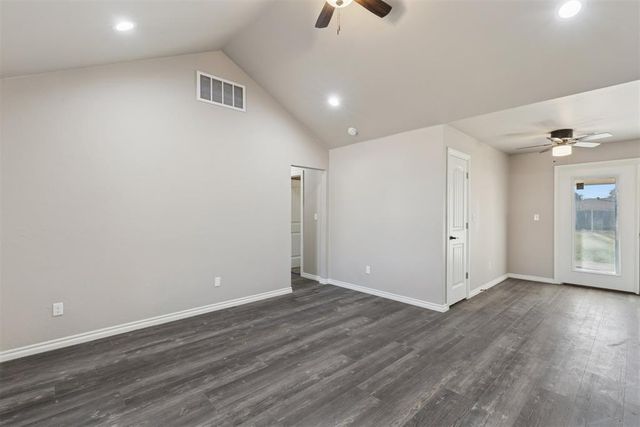 1409 W Montana Avenue, Chickasha, OK 73018