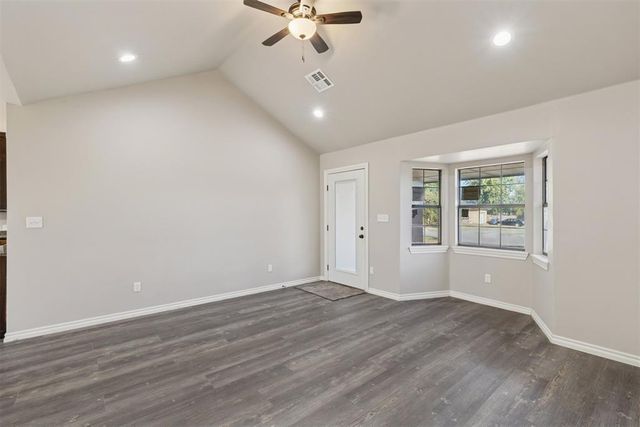 1409 W Montana Avenue, Chickasha, OK 73018