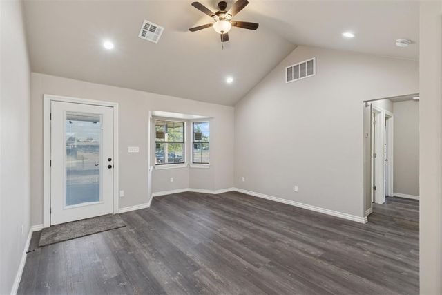 1409 W Montana Avenue, Chickasha, OK 73018