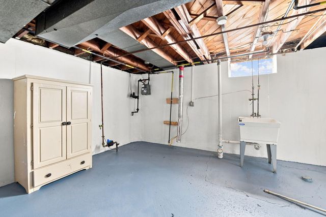 716 Mayflower Avenue, Lincoln Park City, MI 48146