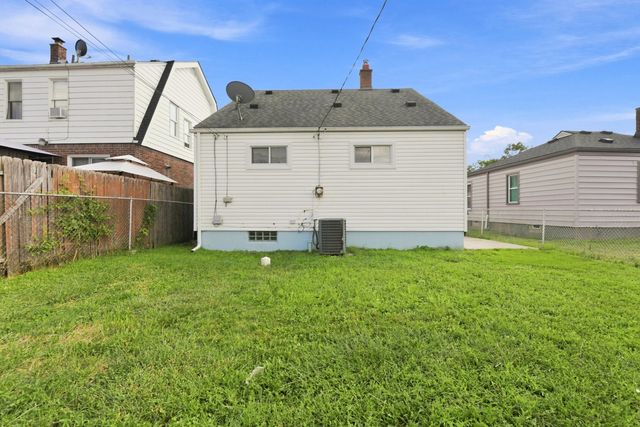 716 Mayflower Avenue, Lincoln Park City, MI 48146