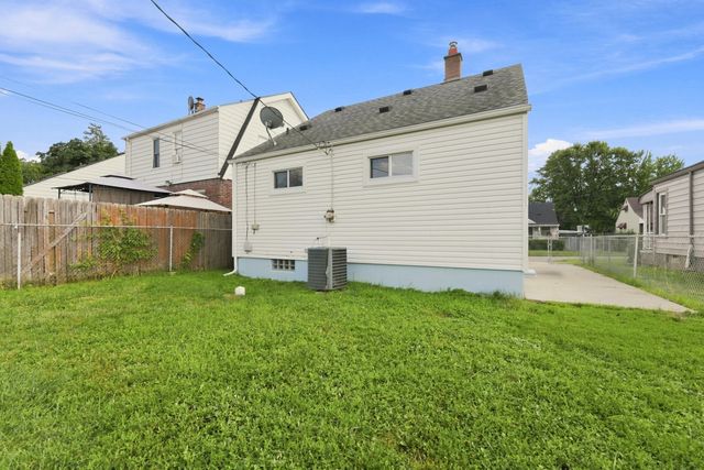 716 Mayflower Avenue, Lincoln Park City, MI 48146