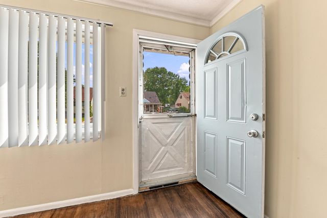 716 Mayflower Avenue, Lincoln Park City, MI 48146