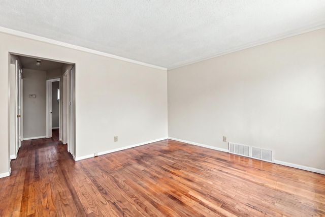 716 Mayflower Avenue, Lincoln Park City, MI 48146
