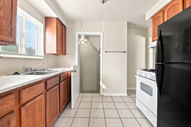 716 Mayflower Avenue, Lincoln Park City, MI 48146