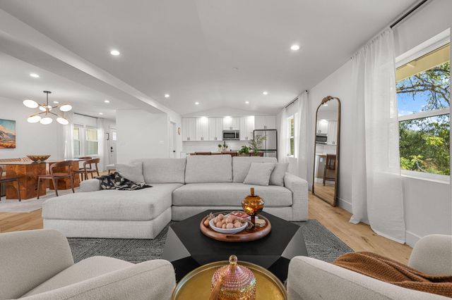 1387 Ridge Drive, Redding, CA 96001