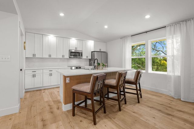 1387 Ridge Drive, Redding, CA 96001