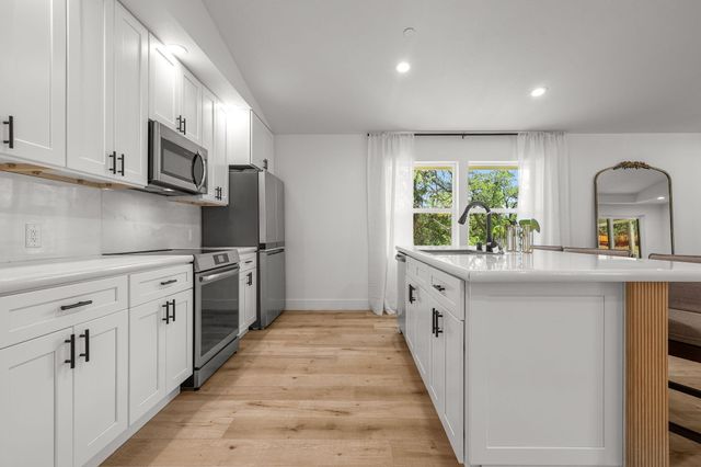 1387 Ridge Drive, Redding, CA 96001