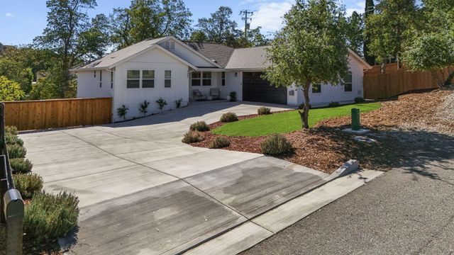 1387 Ridge Drive, Redding, CA 96001