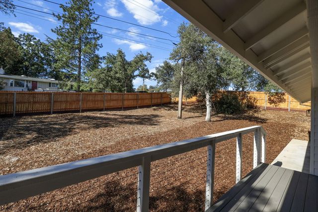1387 Ridge Drive, Redding, CA 96001
