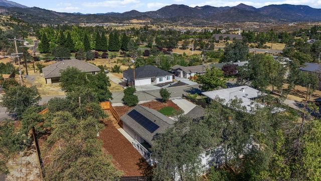 1387 Ridge Drive, Redding, CA 96001