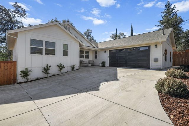 1387 Ridge Drive, Redding, CA 96001