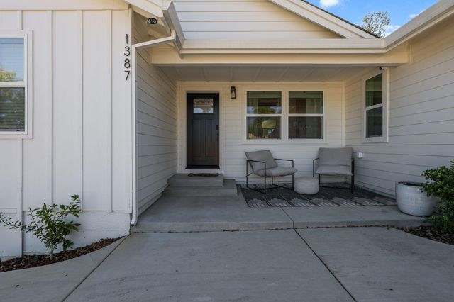 1387 Ridge Drive, Redding, CA 96001
