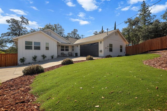 1387 Ridge Drive, Redding, CA 96001